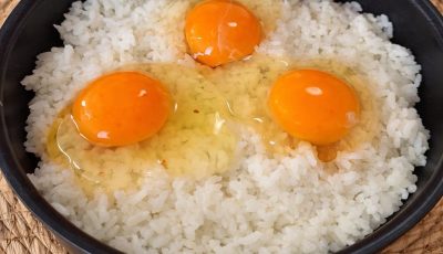 Solo vierte un huevo sobre el arroz y descubre por qué esta receta casera se volvió un clásico en mi familia.
