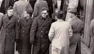 El detalle en la FOTO de 1940 que sigue dejando a todos desconcertados.