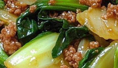 Savory Garlic Stir-Fried Bok Choy with Juicy Ground Meat